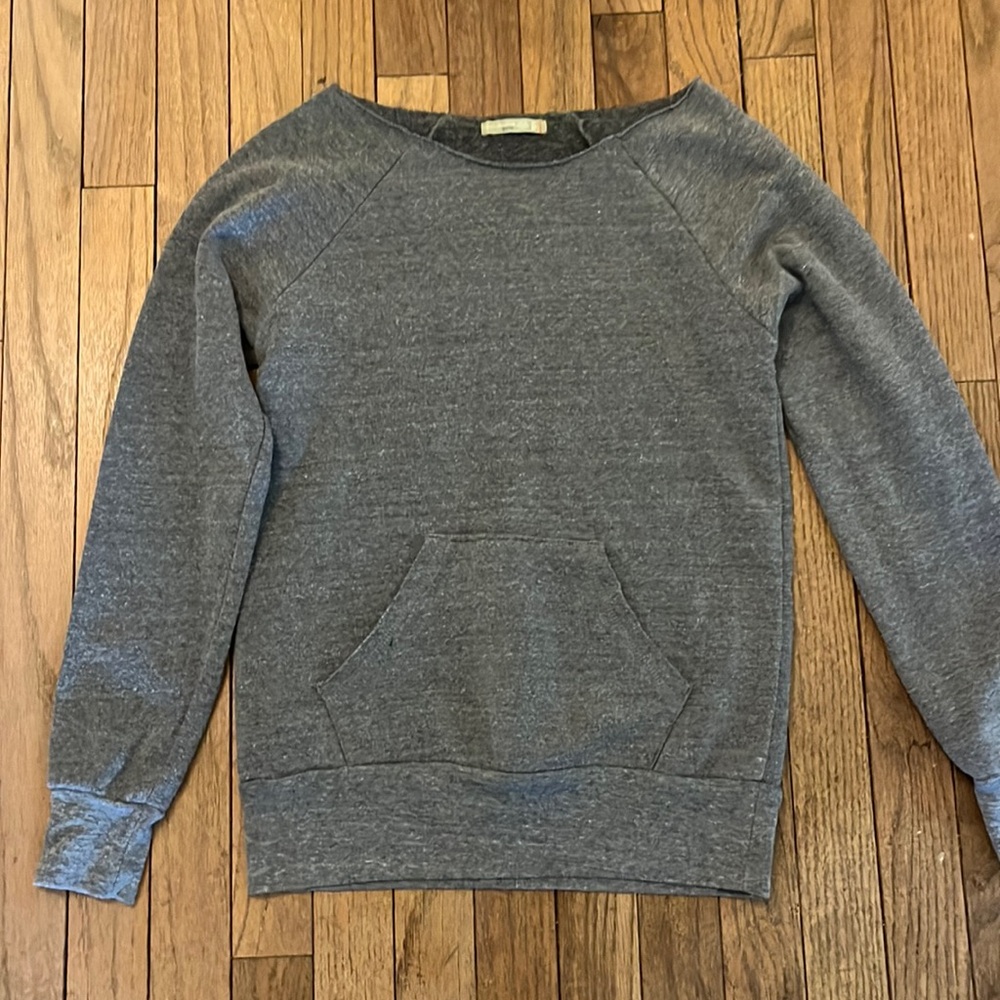 Alternative Earth Woman’s sweater